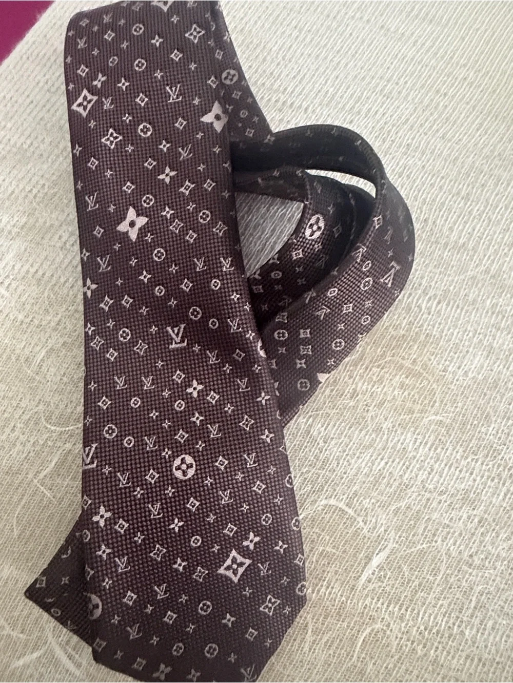 The Unbranded Brand elegant dark
